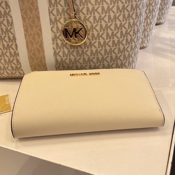 Michael Kors Jet Set Travel Large Double Zip Wristlet Wallet Light Cream Leather - Picture 4 of 16